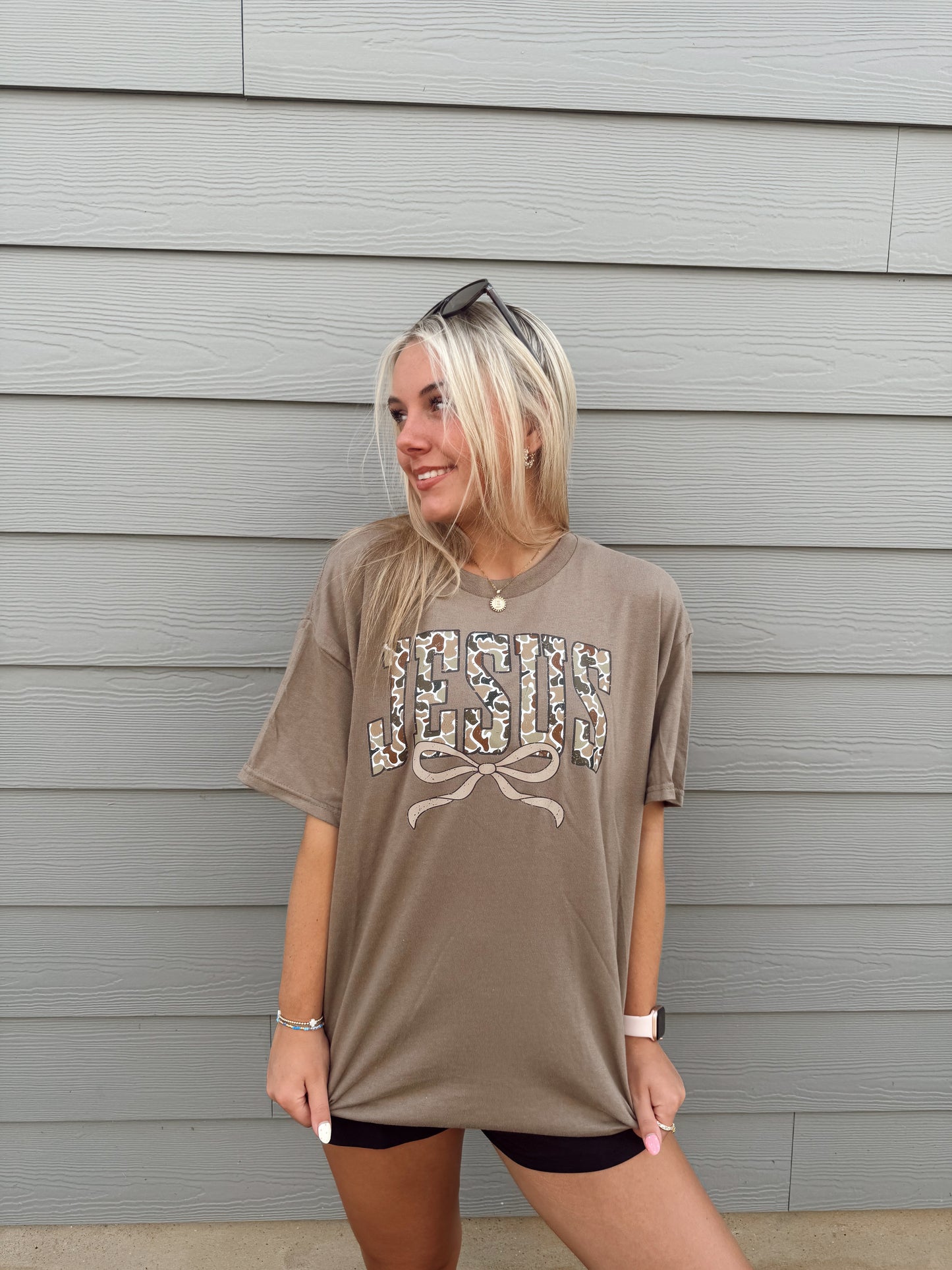 Jesus Bow Graphic Tee