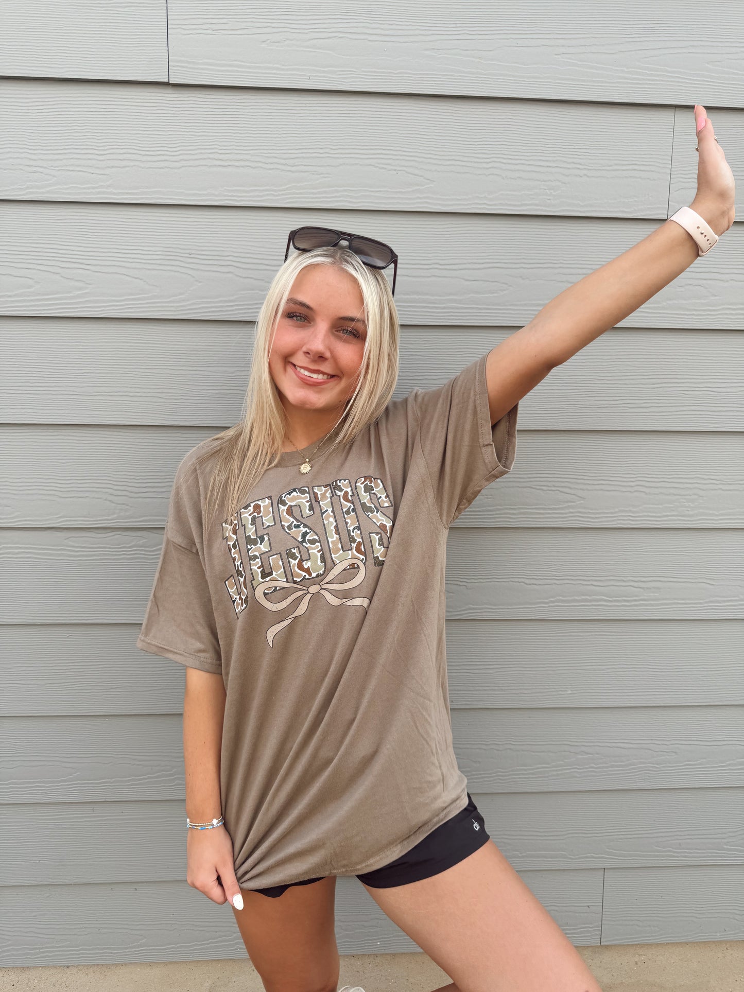 Jesus Bow Graphic Tee